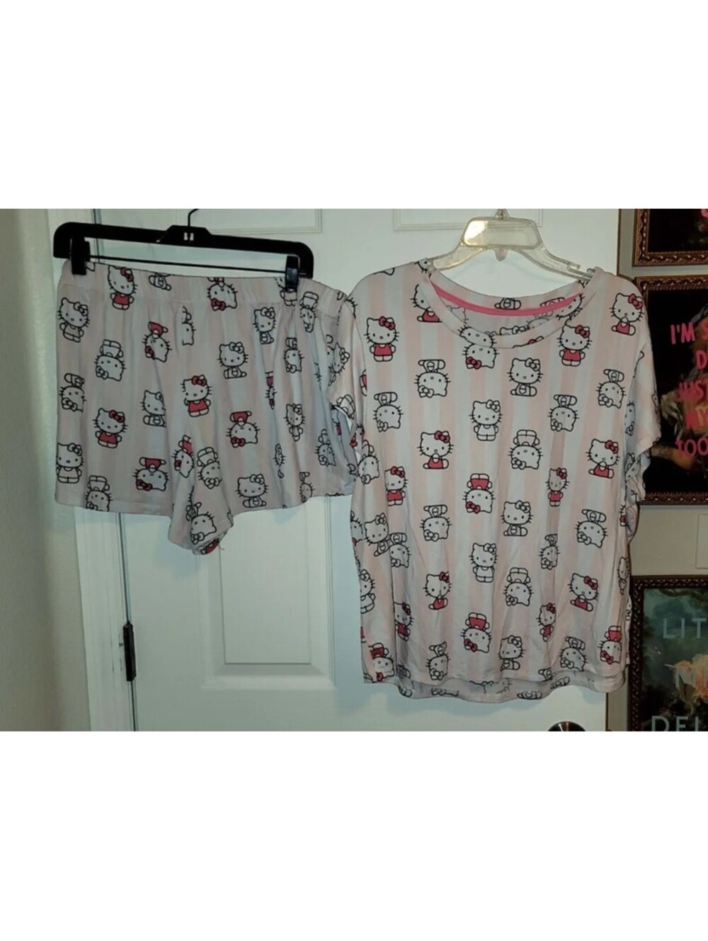 SANRIO HELLO KITTY PINK & WHITE PAJAMA SET -BUTTON DOWN TOP & SHORTS-SIZE XL